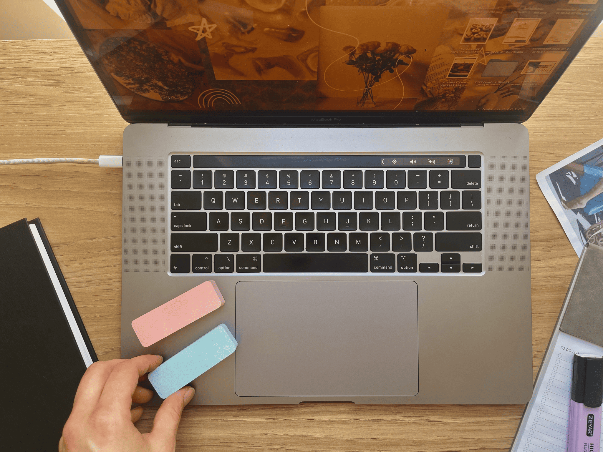 A life hack for cleaning the computer.