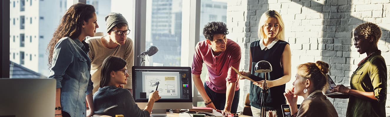 employees_working_together