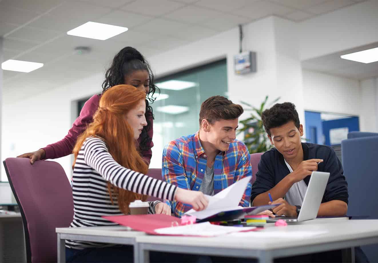teacher-with-students