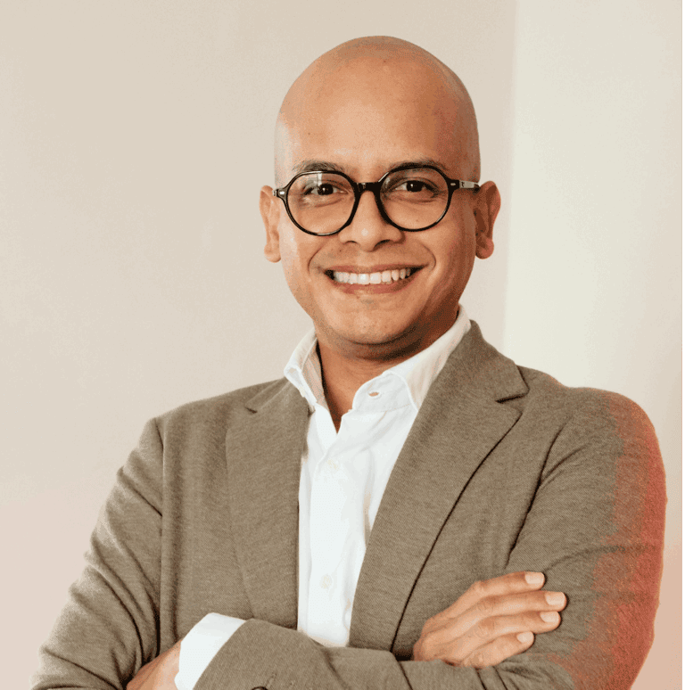 Mario Gomez Headshot