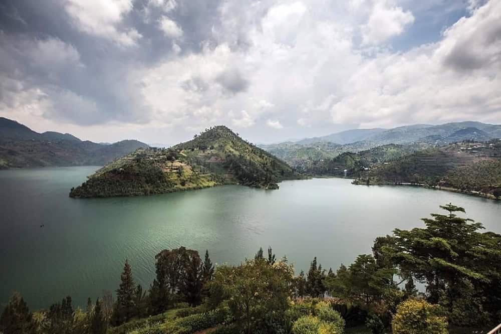 lakes burera and ruhondo