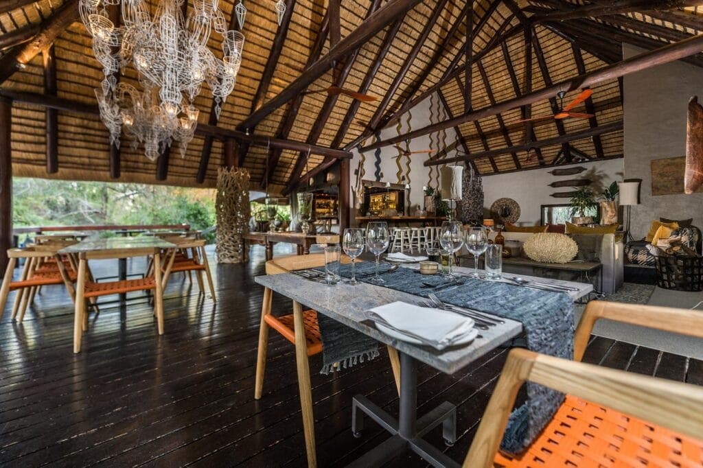 Bar and dining area at Sabi Sabi Little Bush Camp | Photo credits: Sabi Sabi Little Bush Camp