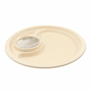 Piatti compostabili con portabicchiere integrato, realizzati in cellulosa e PLA. Confezione da 140 pezzi.