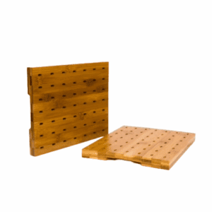 Plateau en bois naturel avec 49 trous pour présentoir cure-dents.