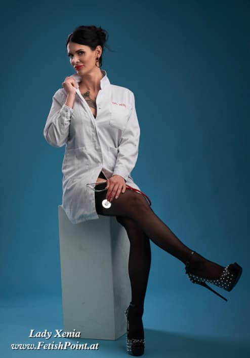 Lady Xenia Klinik | Domina Wien | FetishPoint Magazine