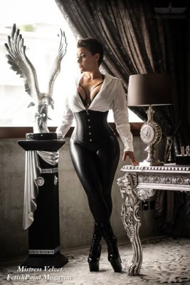 Mistress Velvet | Domina Wien | FetishPoint Magazine