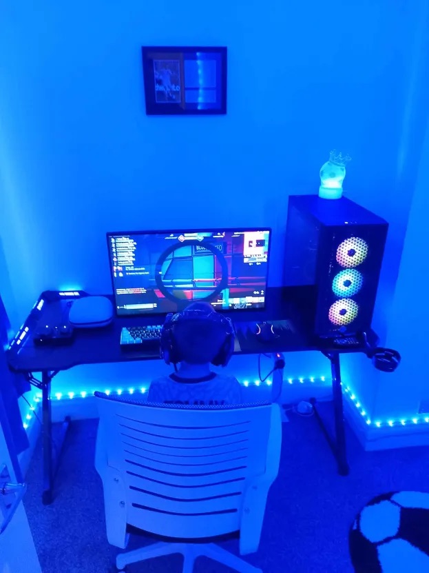 5c0d2c4c f556 4dee a6f0 72129a660236