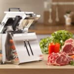 Objavte, prečo sú horizontálne kutre nevyhnutné vo výrobe mäsových výrobkov. Zefektívnite svoju výrobu a zabezpečte konzistentnú kvalitu už dnes!