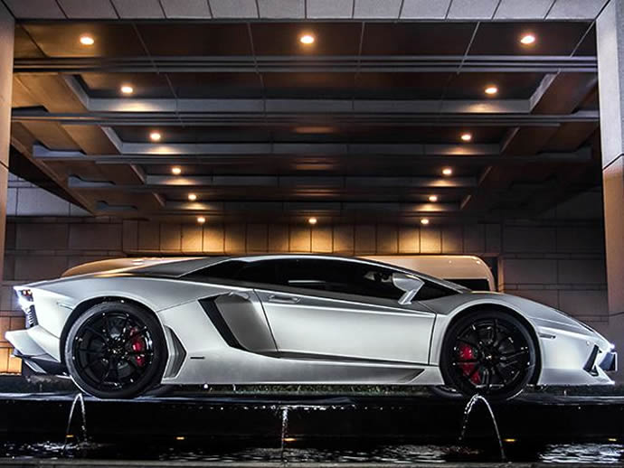 Lamborghini Unveils Bespoke Aventador for Jackie Chan