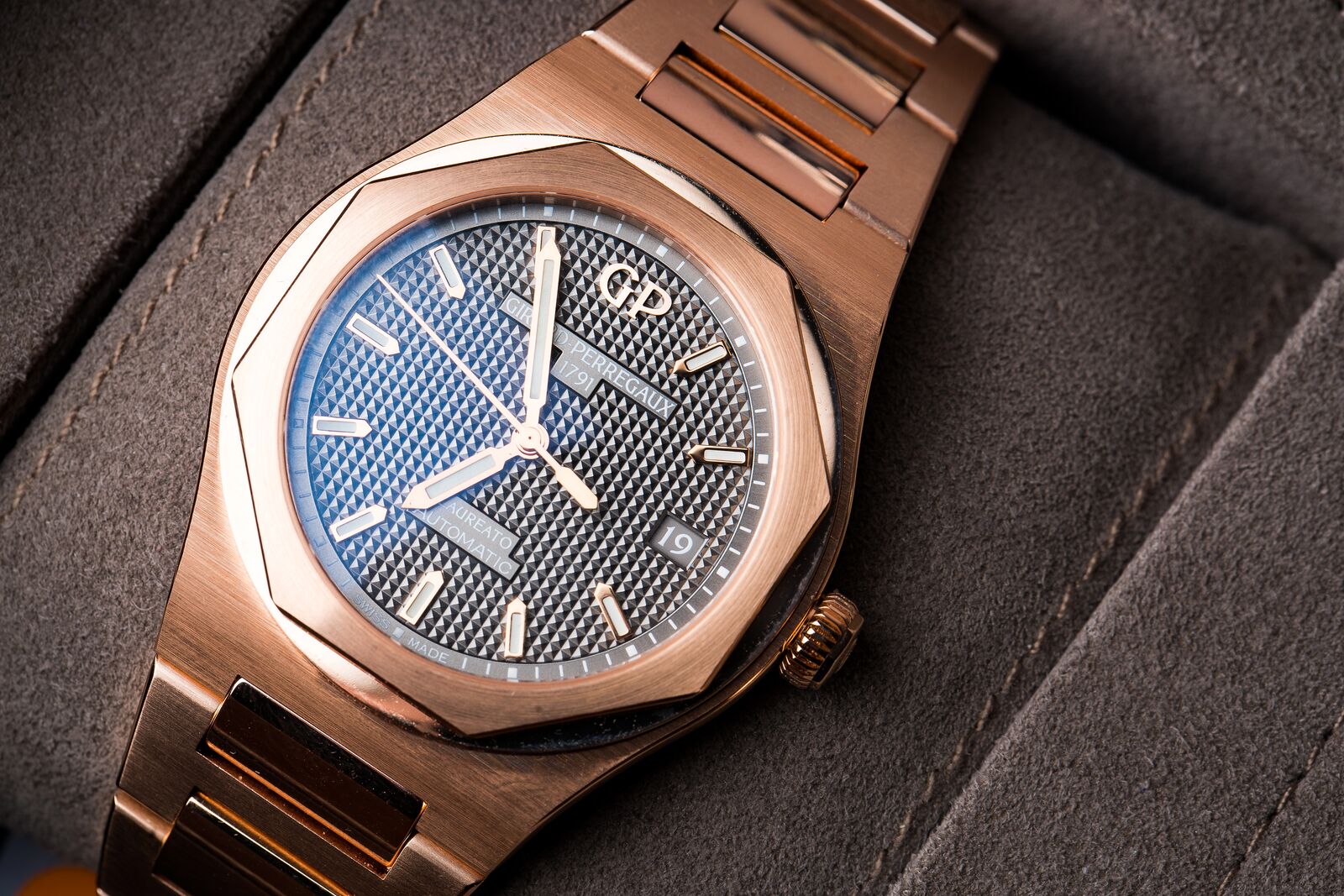 Girard Perregaux Laureato