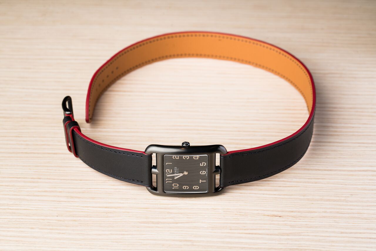 Hermes Cape Cod, now also available with black PVD case and matching "Double Tour" strap
