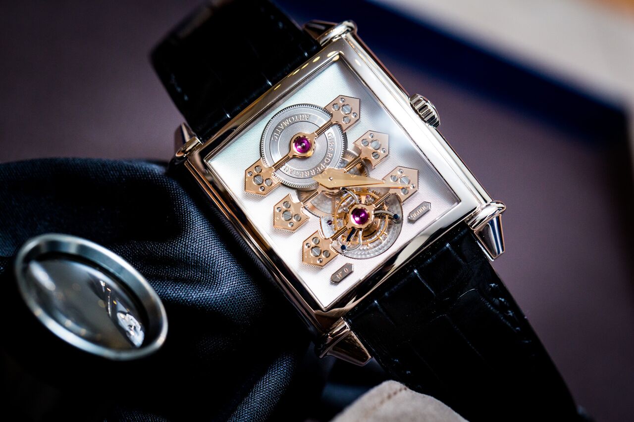 Girard-Perregaux Vintage 1945 Tourbillon with Three Golden Bridges