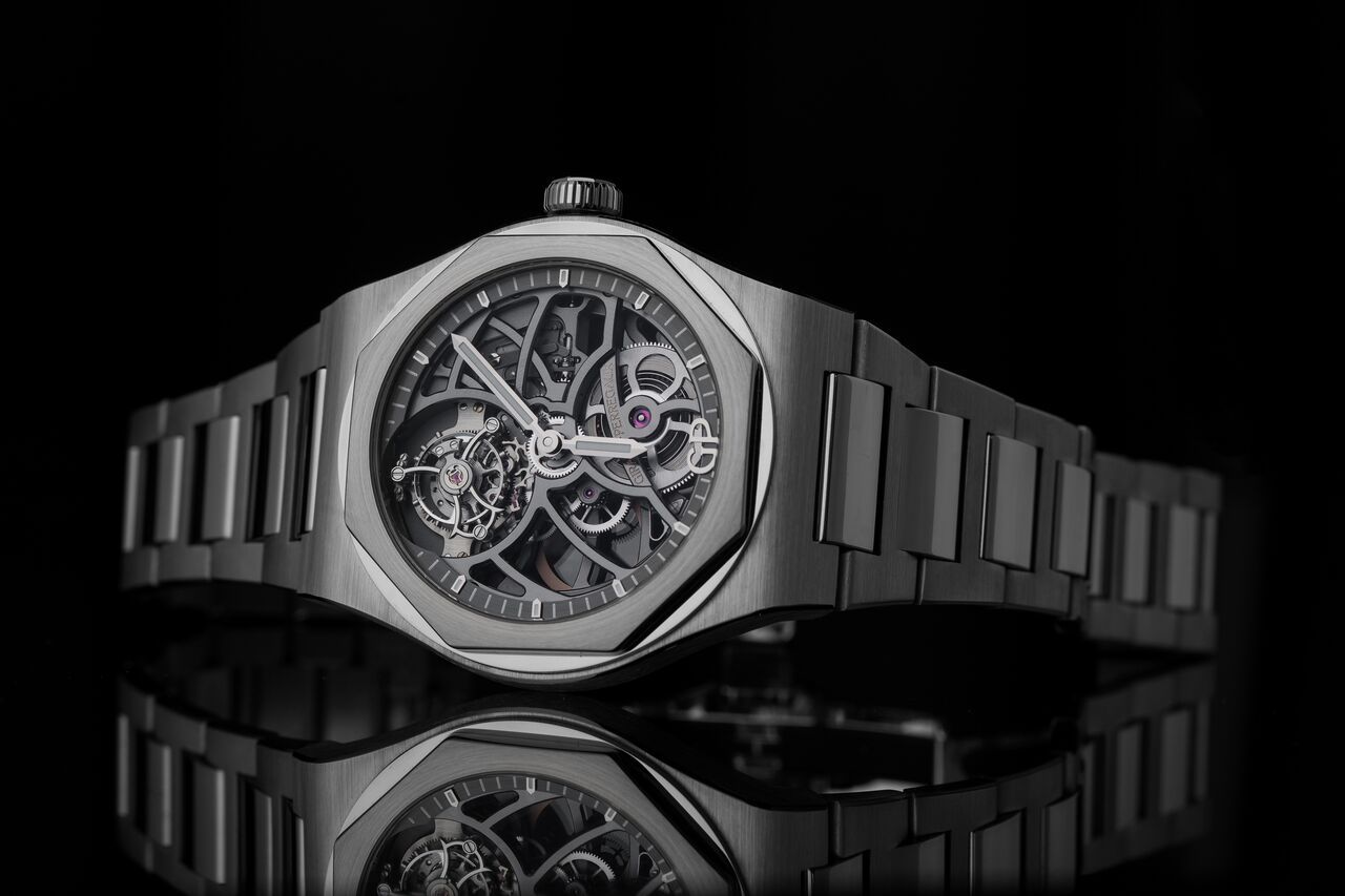 A Look Inside The Girard-Perregaux Laureato Flying Tourbillon Skeleton