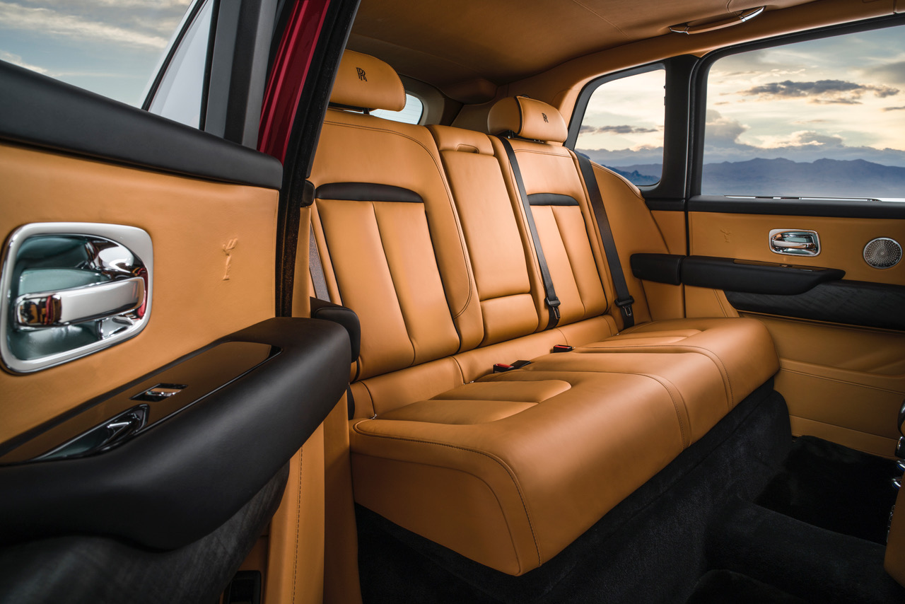 Cullinan Magma Red Interior (1)