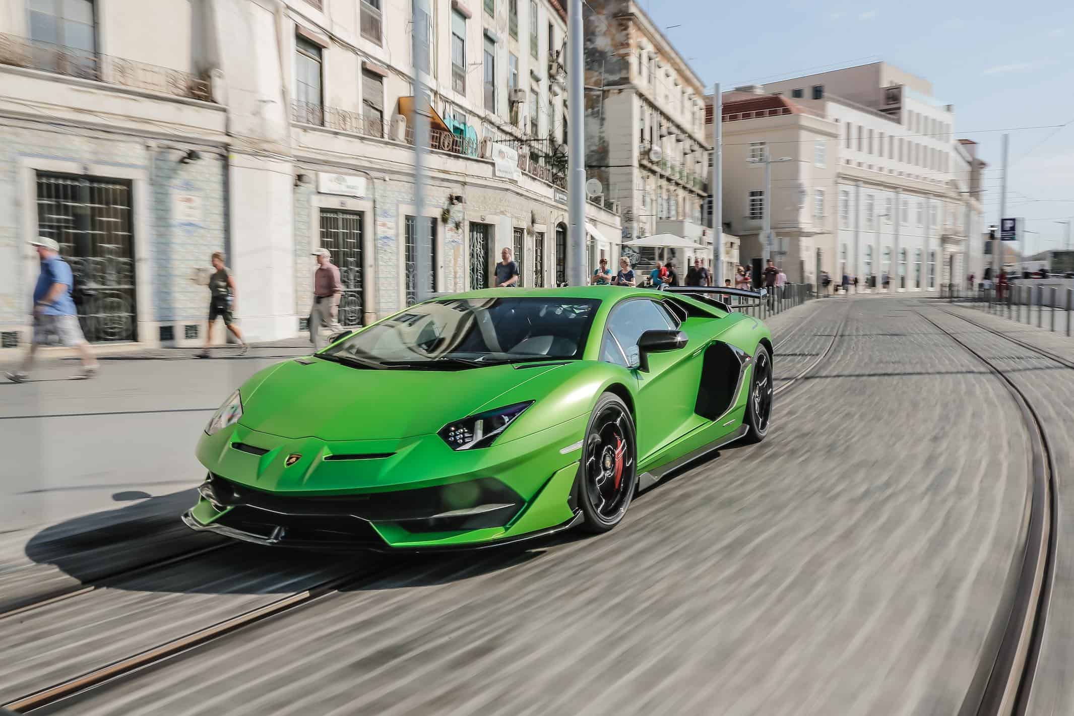 Luxury Cars To Rule the Roads In 2019