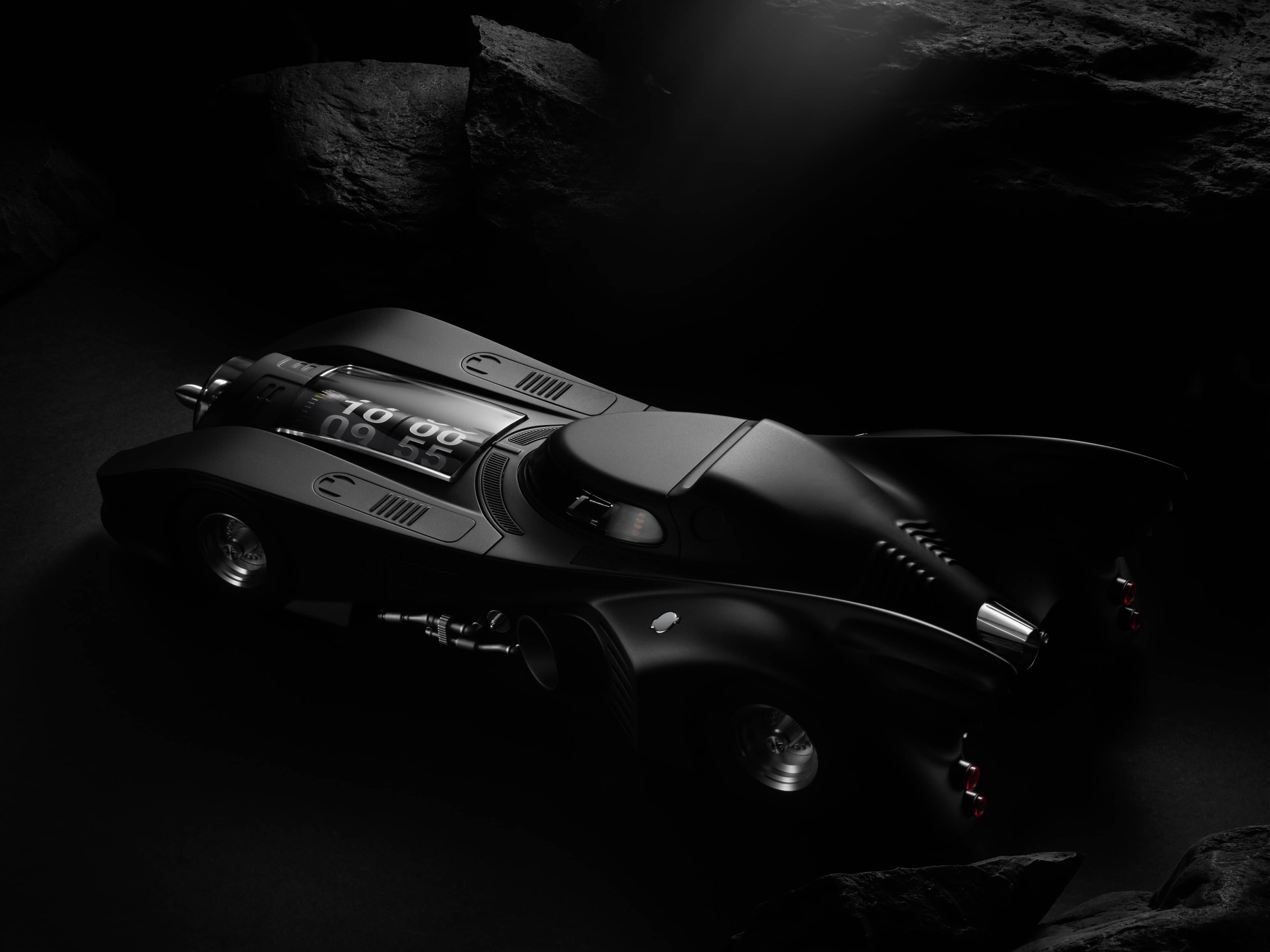 Kross Studio Releases The 1989 Batmobile Desk Clock