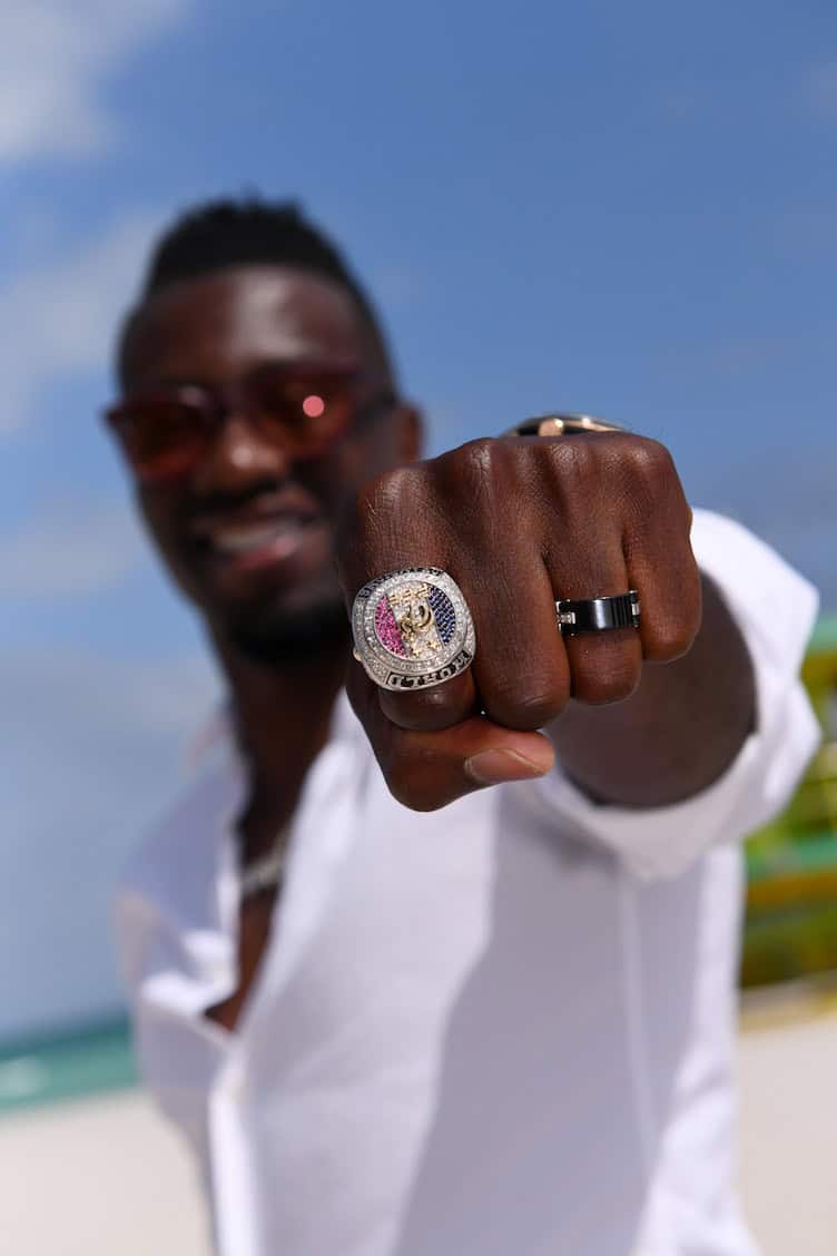 Blaise Matuidi shows off his World Cup ring