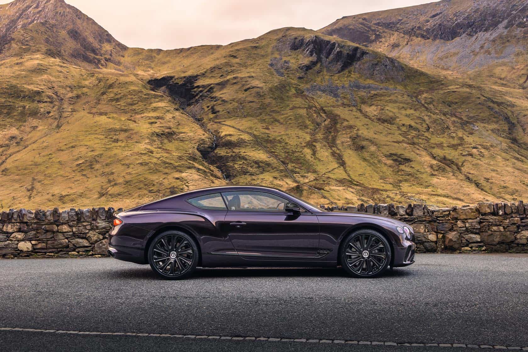 Mulliner Introduces Bentley Blackline Continental GT and GT Convertible.