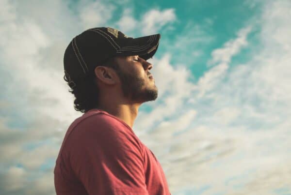 wearing a hat after hair transplant