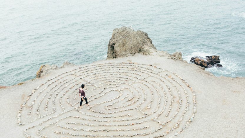 Intelligence, rationality, and decision-making limits