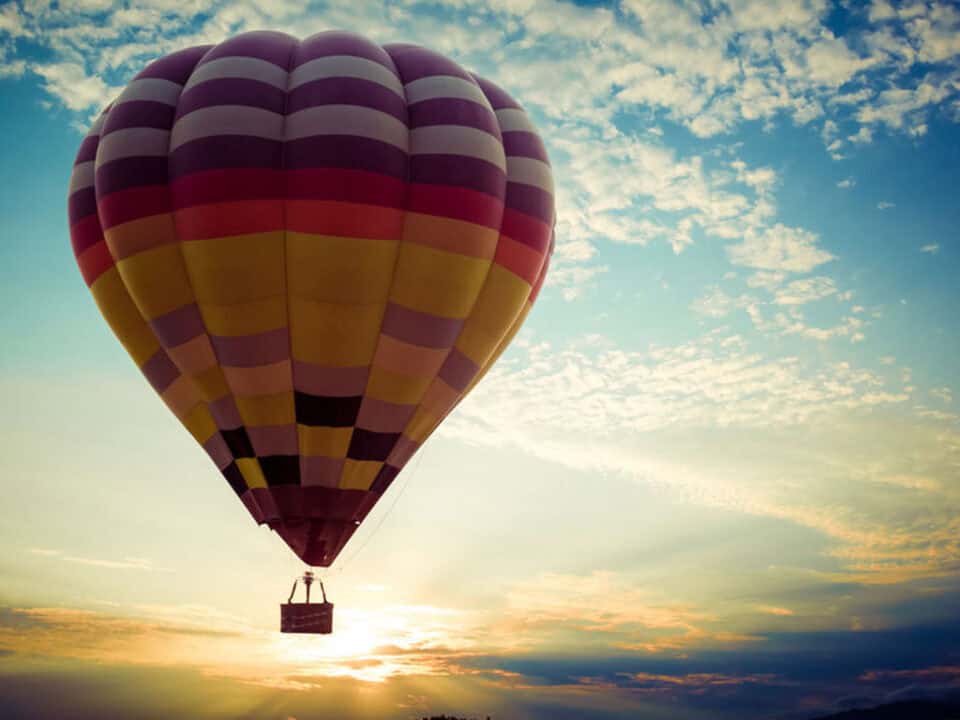 expérience privée en montgolfière au lever du soleil