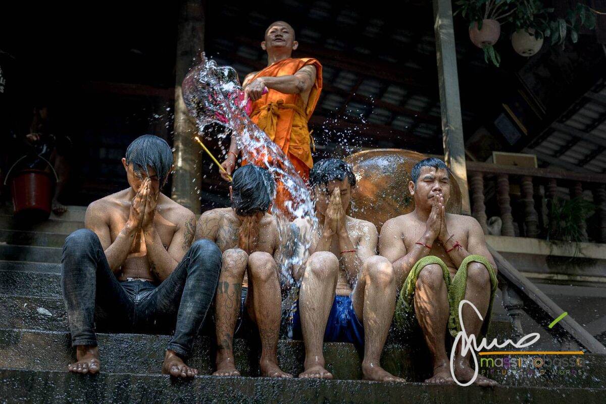 Water Blessing In Cambogia, La Benedizione Con L'acqua