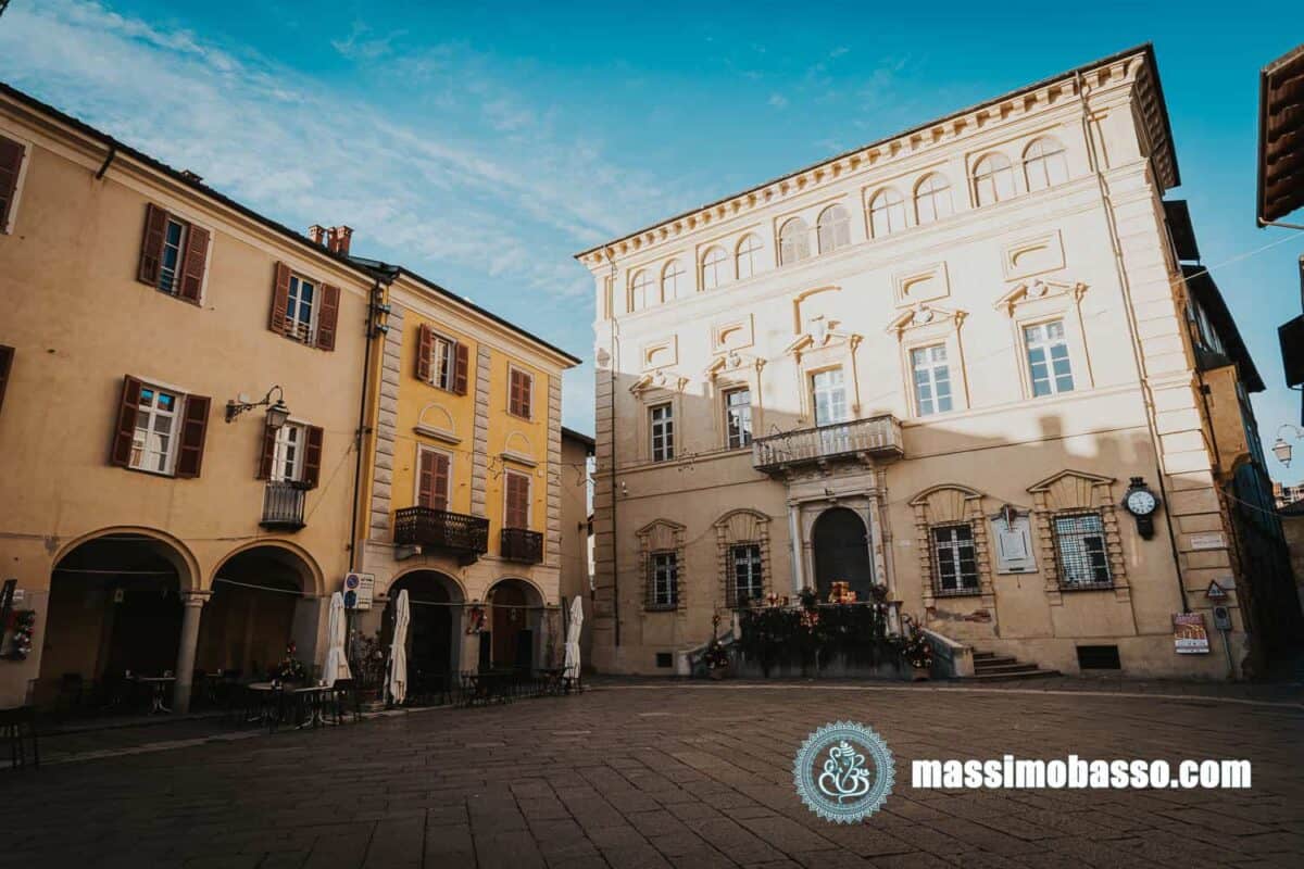 Piazza E Palazzo Cisterna A Biella Piazzo