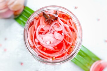 c'est tout simple de faire des pickles d'oignons rouges !