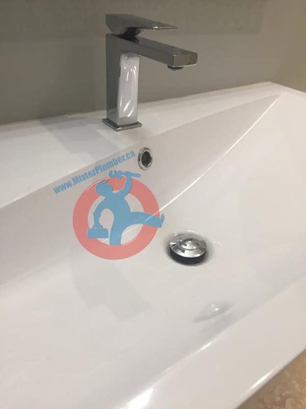 Single hole vanity tap