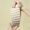 EVA素材のシャワーサンダルは長期間の使用でもほとんど変形しません。
歩行中の圧迫感や圧力を感じなく、リラックスした状態でご使用いただけます
EVA素材特徴:曲げられる、弾力が強く、柔軟快適で、軽量で履き心地が良いです。
室内にスリッパとしての使用も、外出にサンダルとしての使用も可能ですので、実用性抜群なオリジナルグッズです。 曲げられる、弾力が強いシャワーサンダルオリジナル製作