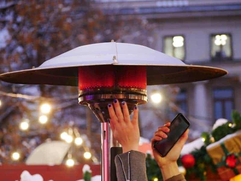 8 Easy Ways To Heat A ScreenedIn Porch In The Winter Sunshine & Play