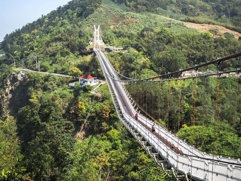 Looking back (and from a side angle) at Taiping Bridge after crossing it
