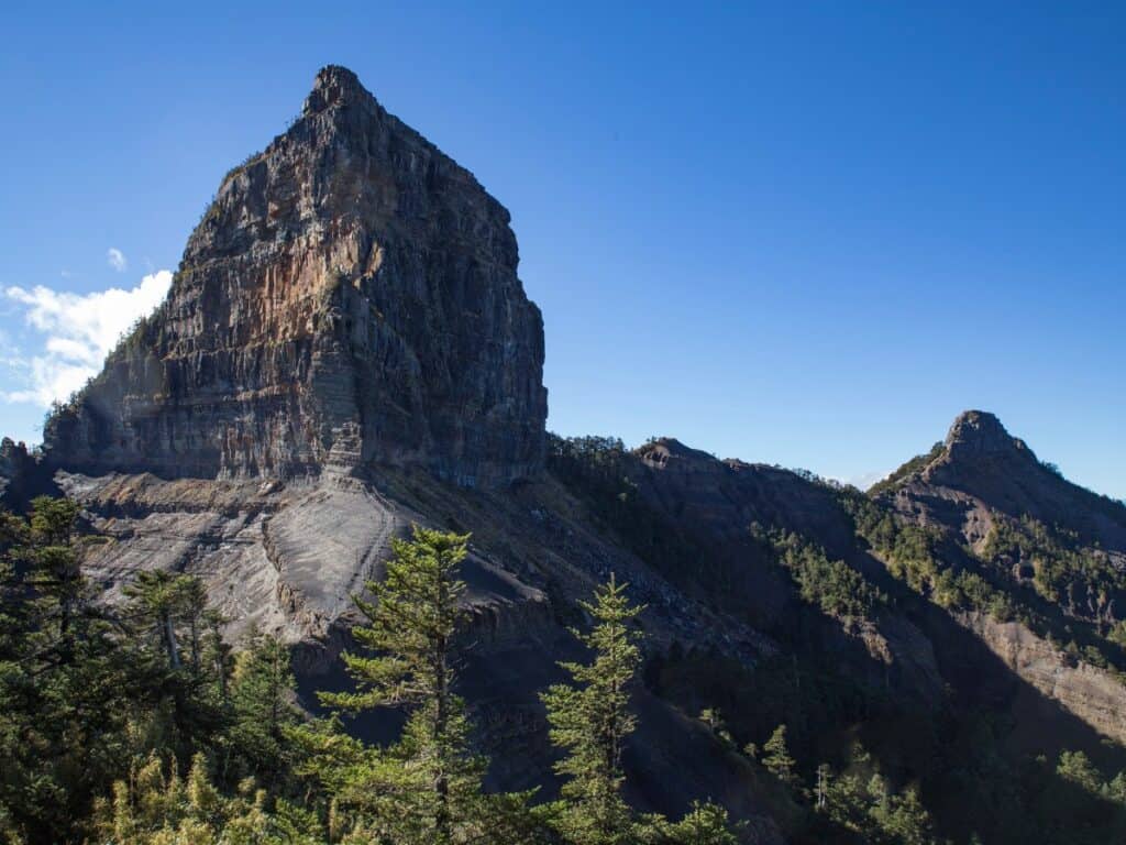 The vertical peak mound of Dabajianshan in Sheipa National Park