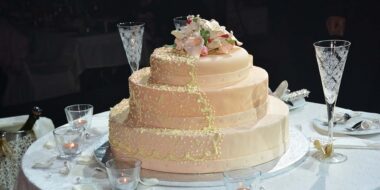 19 Delicious Wedding Cake Flavor Combinations That Your Guests Won’T Resist