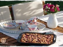 Rhabarber-Streuselkuchen mit Heidelbeeren aus Topfen-Ölteig - Gartenblog Foodblog Topfgartenwelt
