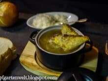 Zwiebelsuppe Rezept | mit Käsecroutons | mit Wein - Foodblog Topfgartenwelt