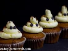 Geister-Cupcakes für Halloween mit Schokolade und Obers-Mascarpone-Topping - Foodblog Topfgartenwelt