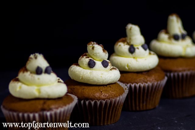 Geister-Cupcakes für Halloween mit Schokolade und Obers-Mascarpone-Topping - Foodblog Topfgartenwelt
