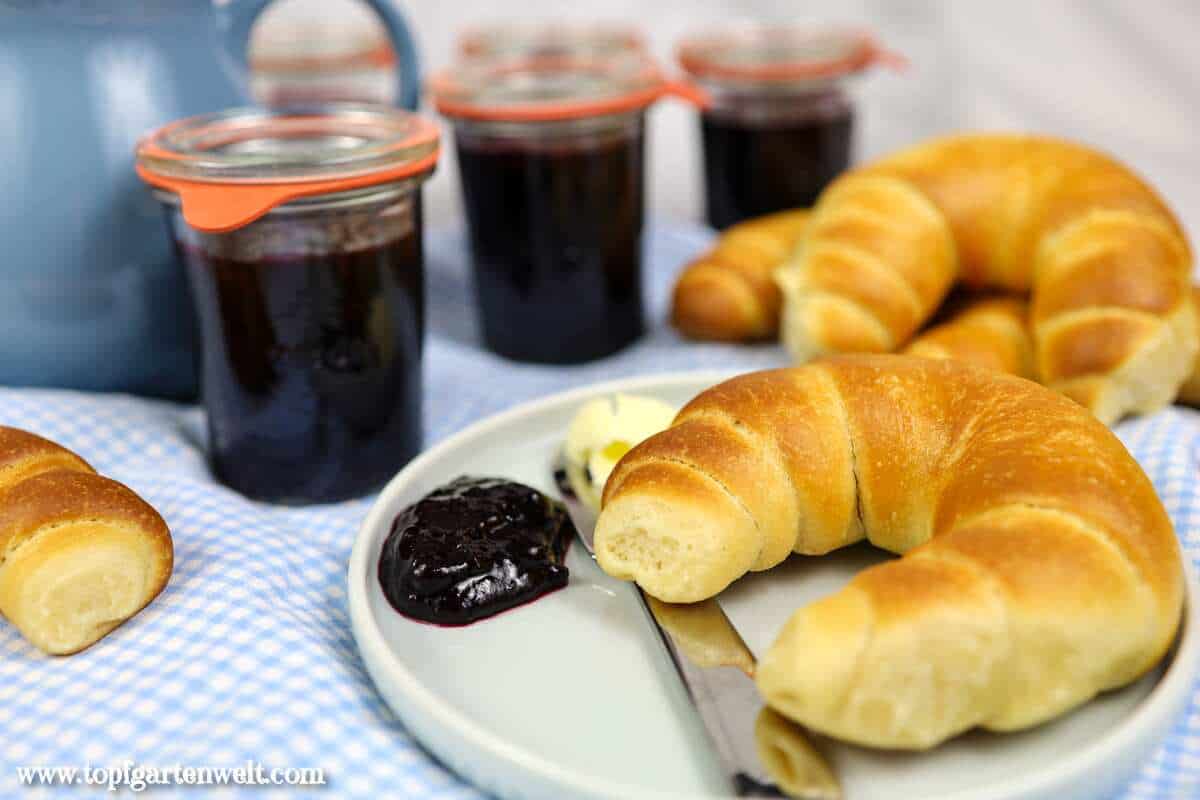 Heidelbeermarmelade | Heidelbeerkonfitüre püriert für das Sonntagsfrühstück - Foodblog Topfgartenwelt