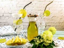 bestes Holunderblütensirup Rezept mit Zitronensäure - Foodblog Topfgartenwelt