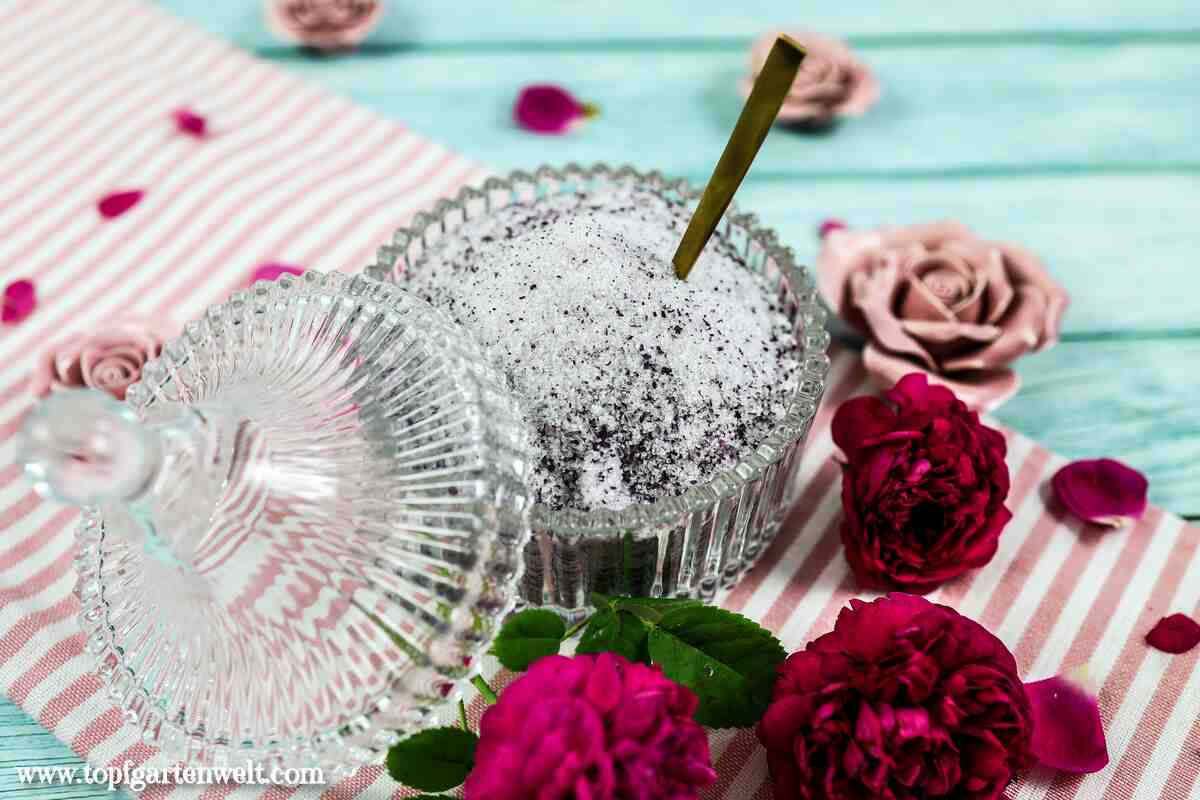 Rosenzucker selber machen | Rosenblütenzucker aus Duftrosen - Foodblog Topfgartenwelt