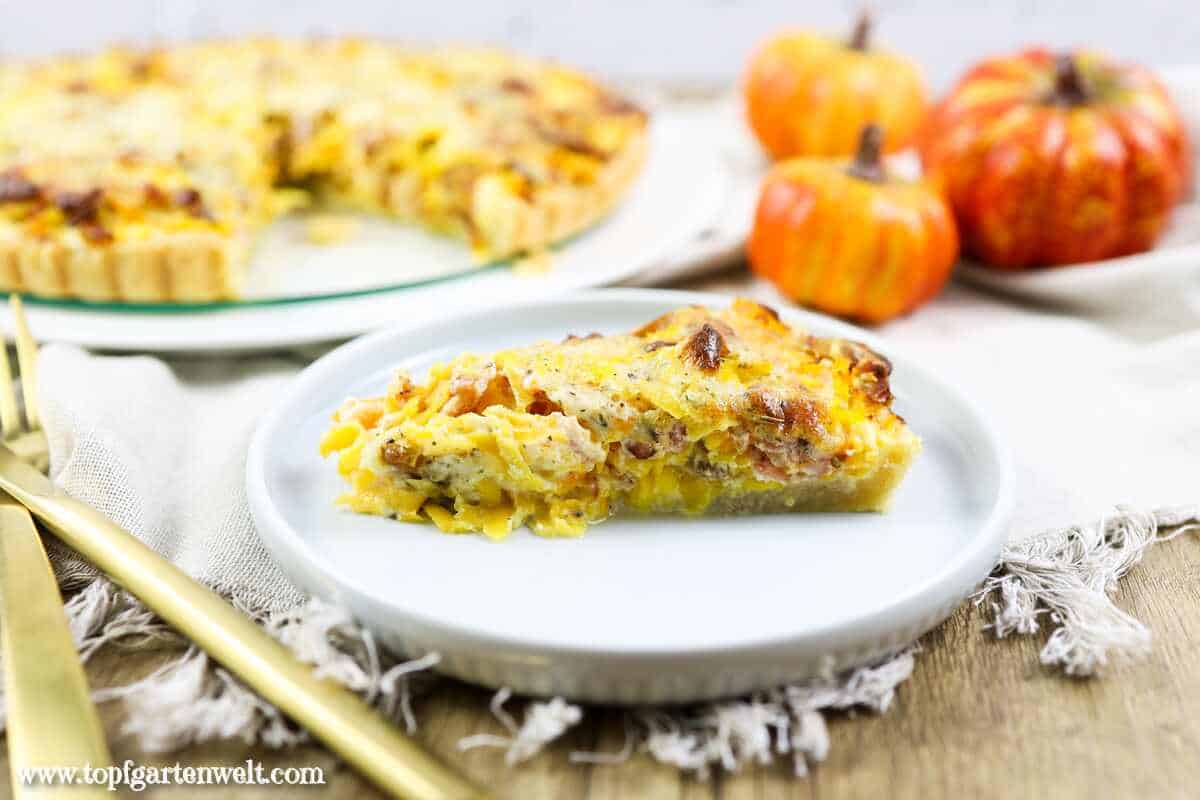 Kürbisquiche mit Speck, Parmesan und Datteln - Foodblog Topfgartenwelt