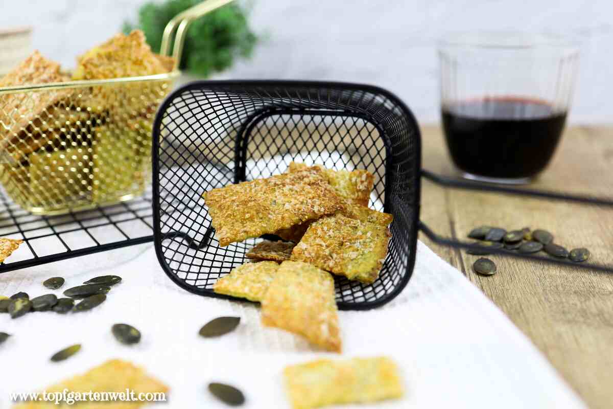 Käsecracker | herzhafte Kekse zum Wein - Foodblog Topfgartenwelt