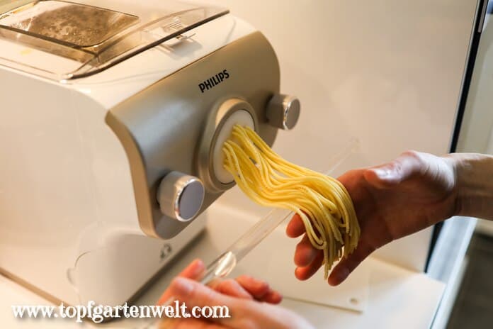 Spaghetti mit dem Philips Pastamaker herstellen - Foodblog Topfgartenwelt