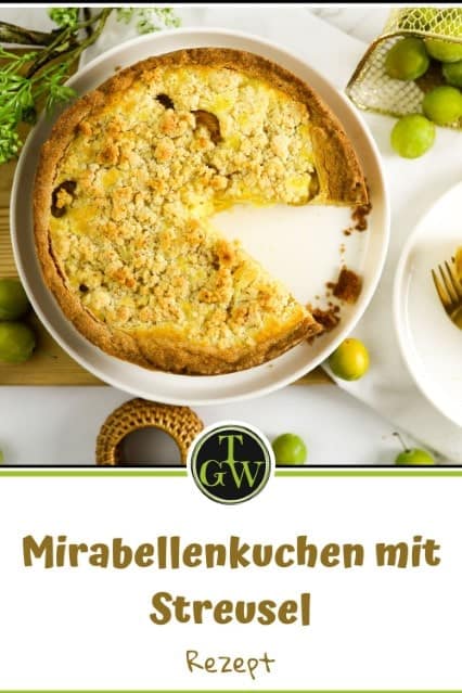 Mirabellenkuchen mit Streusel und Schmand