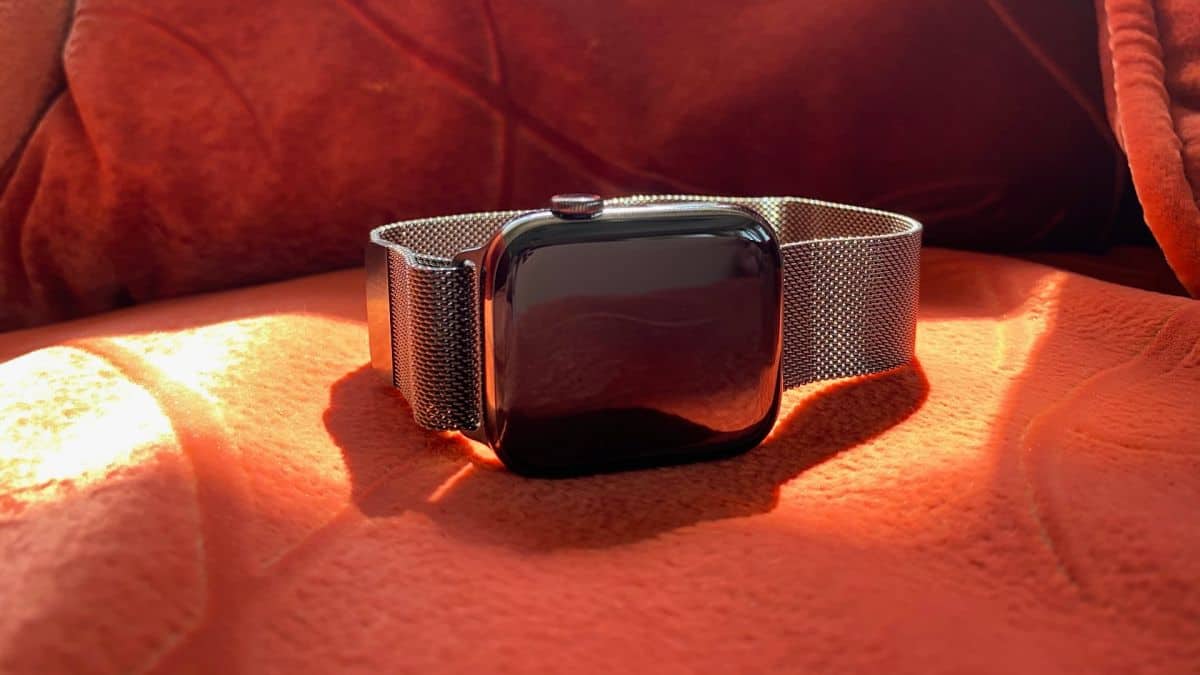 Apple Watch users can finally stream Spotify without their phone Apple Watch 6