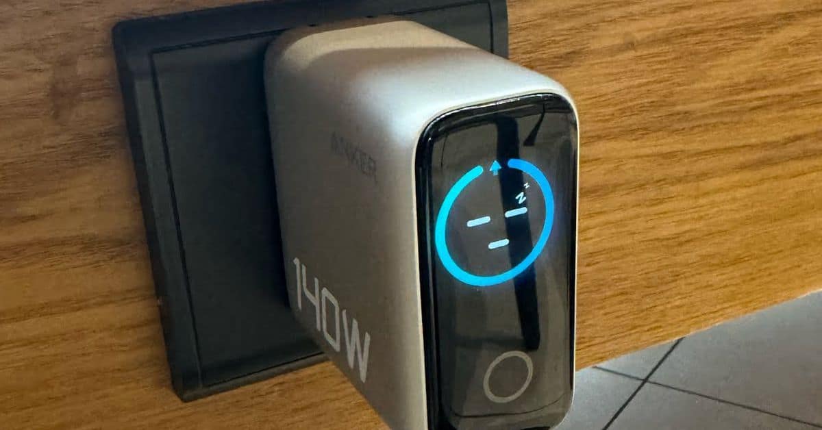 Is this Anker’s first 140W wall charger with a screen?