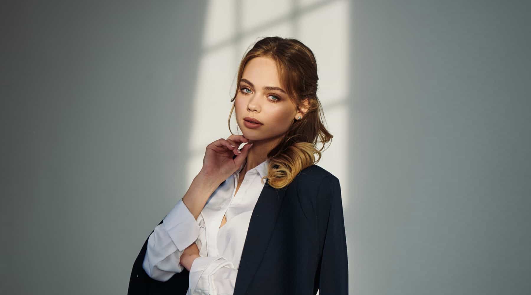 Female portrait session warsaw business professional