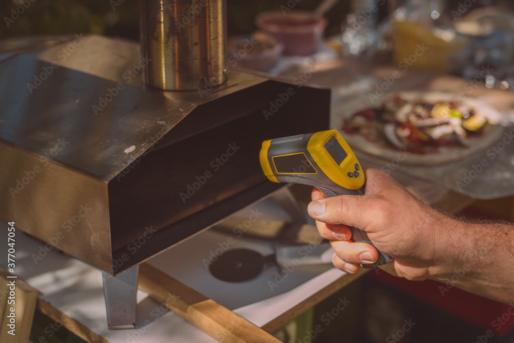 You are currently viewing Innovative BBQ Gadgets: Smart Grilling Technology for Better Results