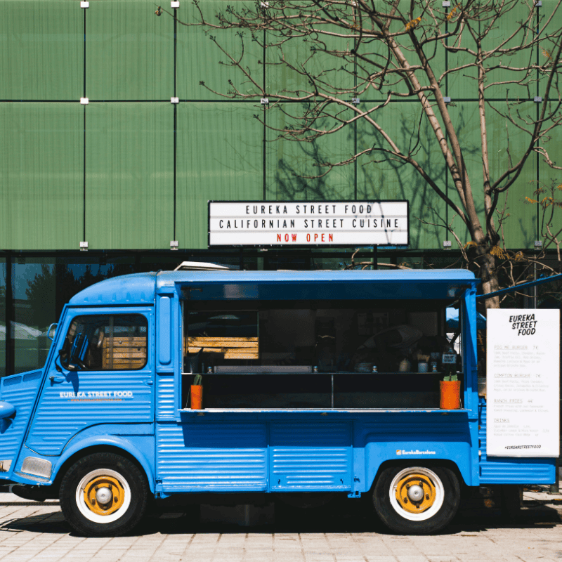 2026 food truck trends emphasizing cashless payments and modern technology